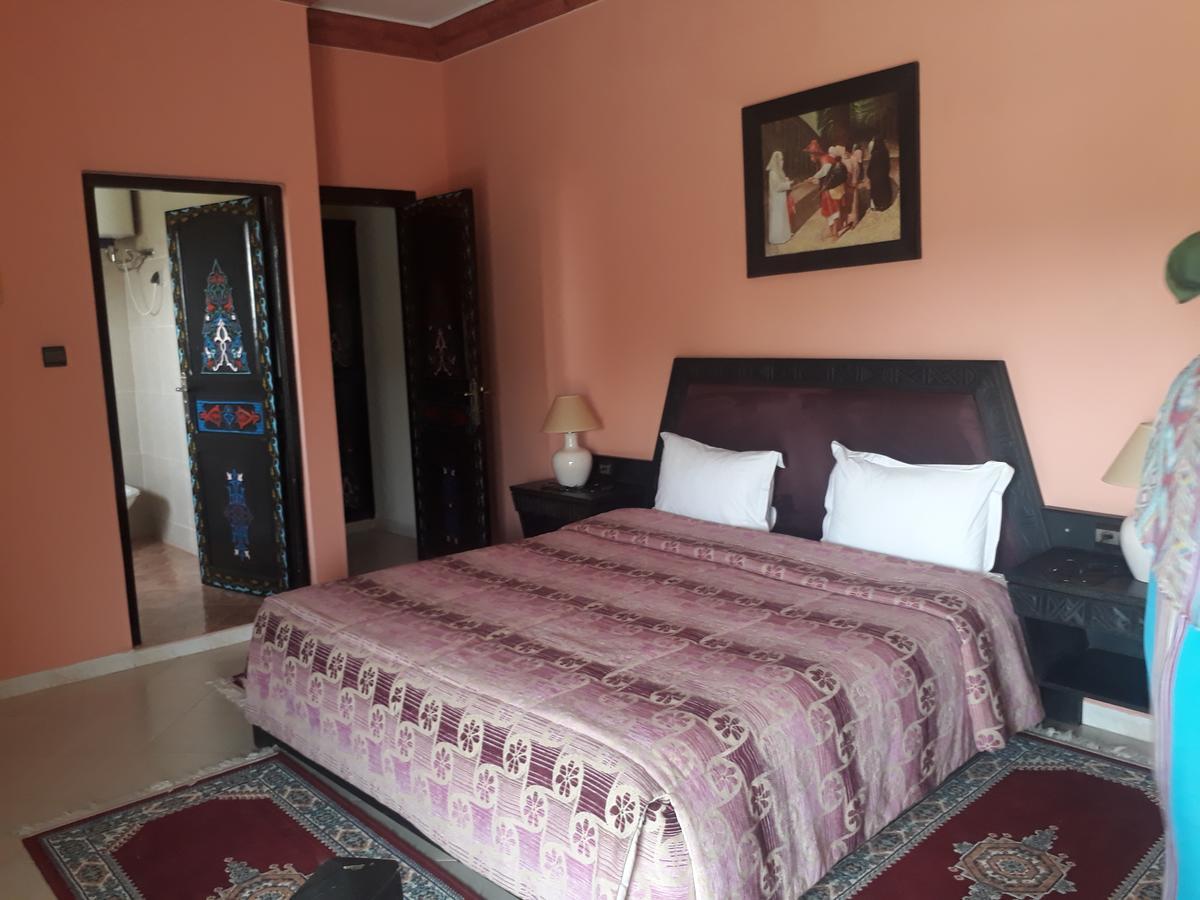 Hotel Almounia & 4*